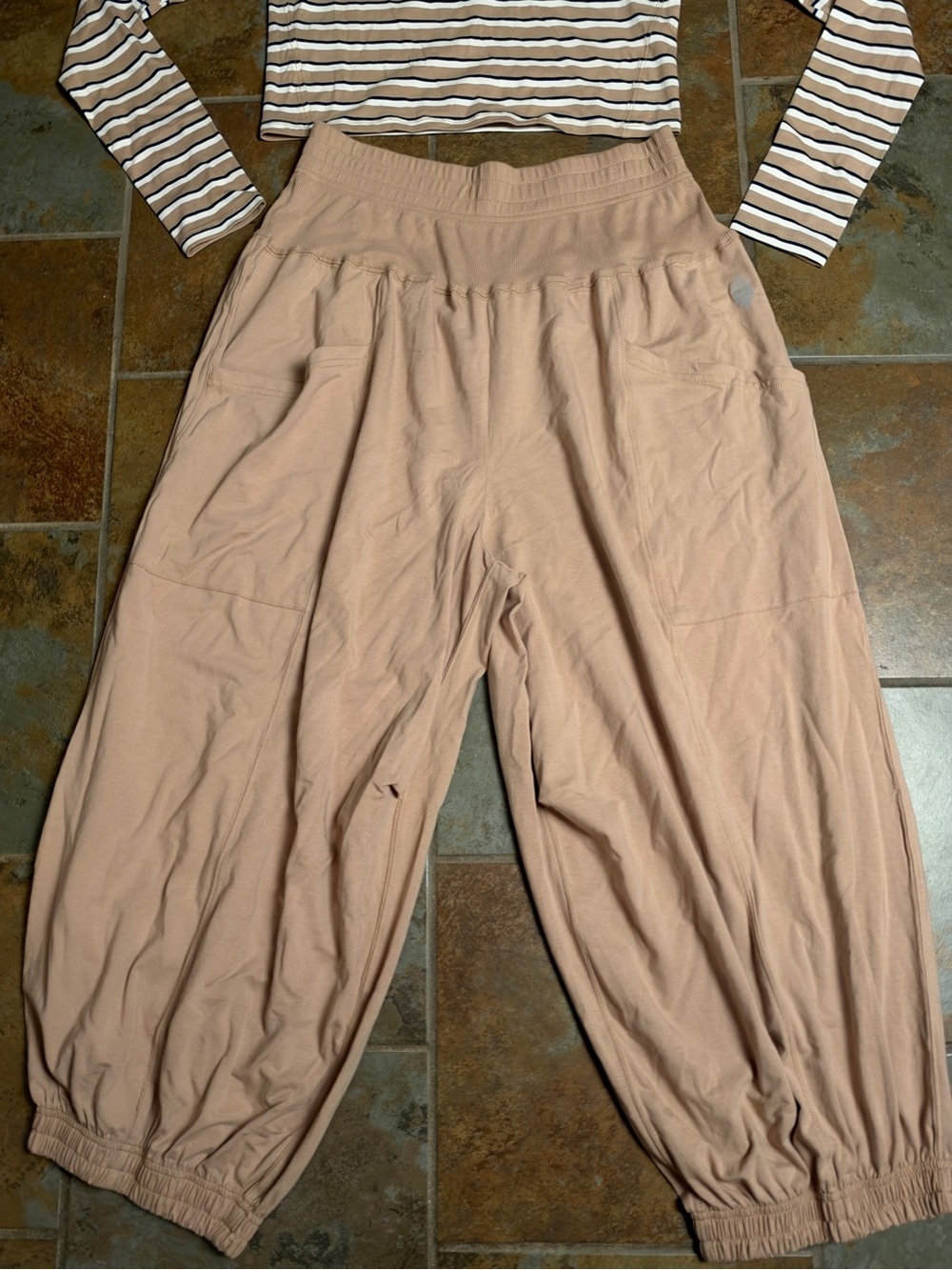 NWOT FP Movement Up In The Air Printed Set - Picture 4 of 7